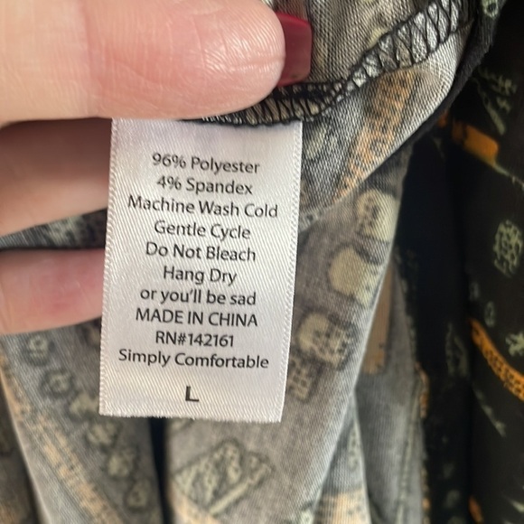 LULAROE black print Randy NWT 3/4 sleeve tee - Picture 6 of 8